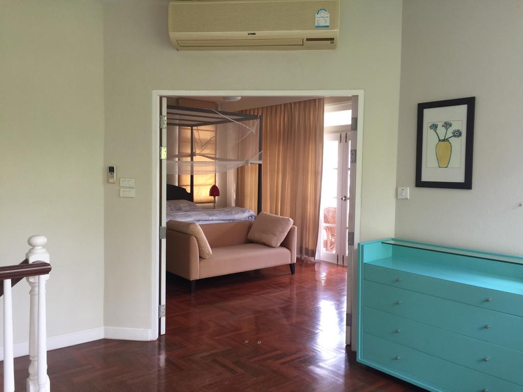 Baan Dhewaran Beachfront Villa На Джомтиен Екстериор снимка
