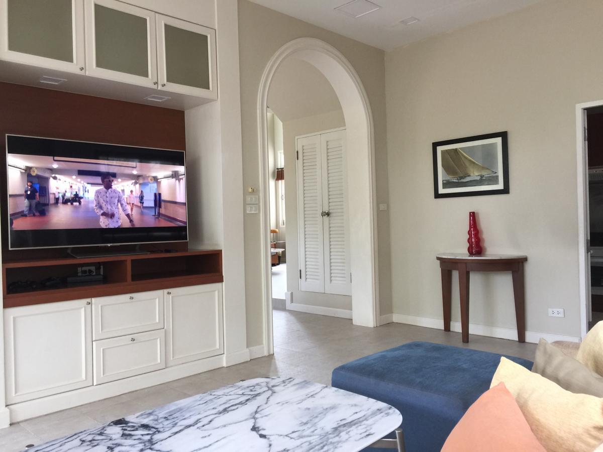 Baan Dhewaran Beachfront Villa На Джомтиен Екстериор снимка