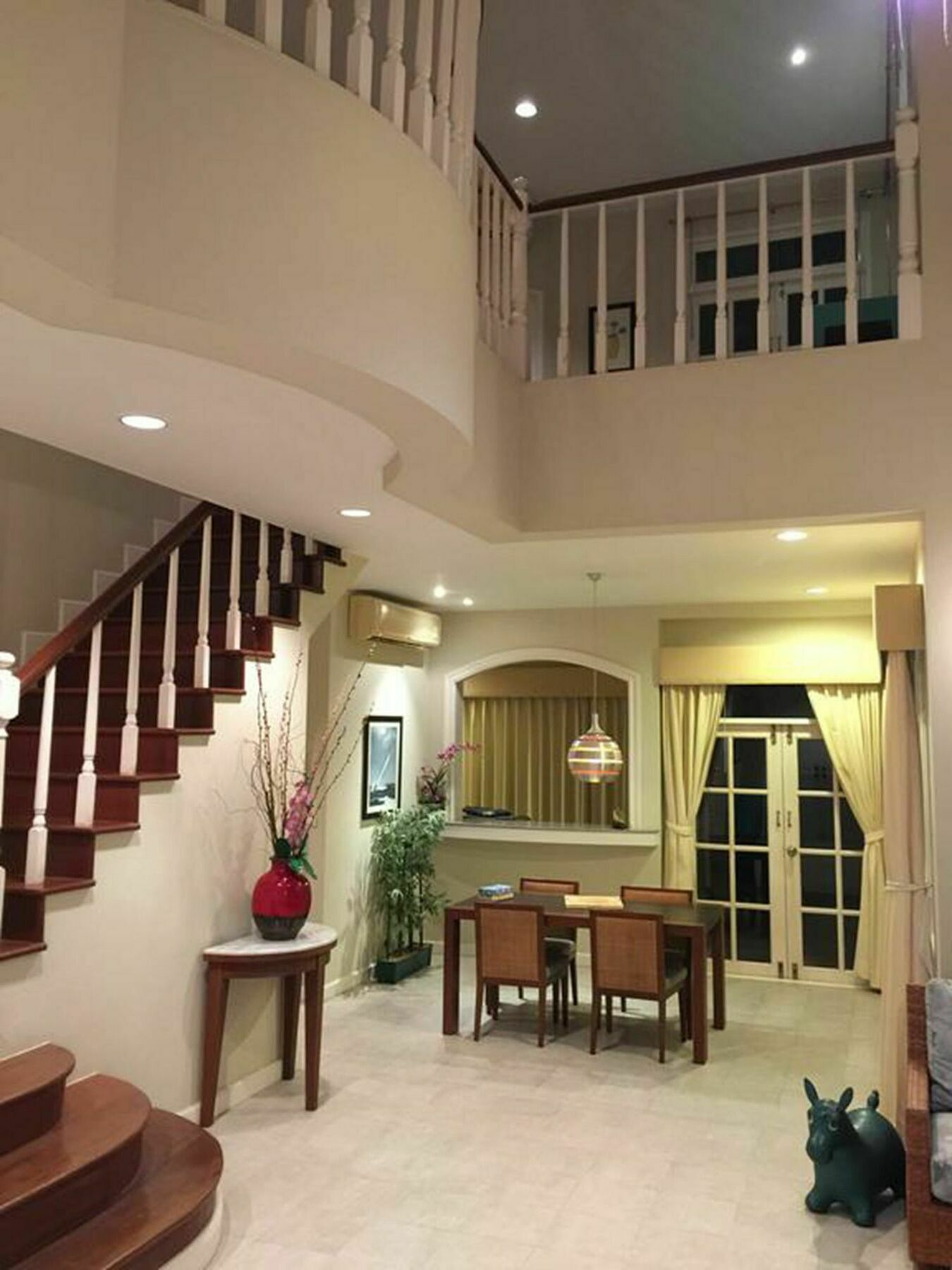 Baan Dhewaran Beachfront Villa На Джомтиен Екстериор снимка