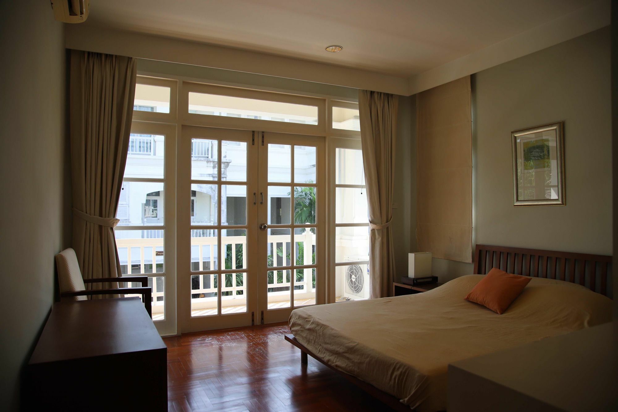 Baan Dhewaran Beachfront Villa На Джомтиен Екстериор снимка