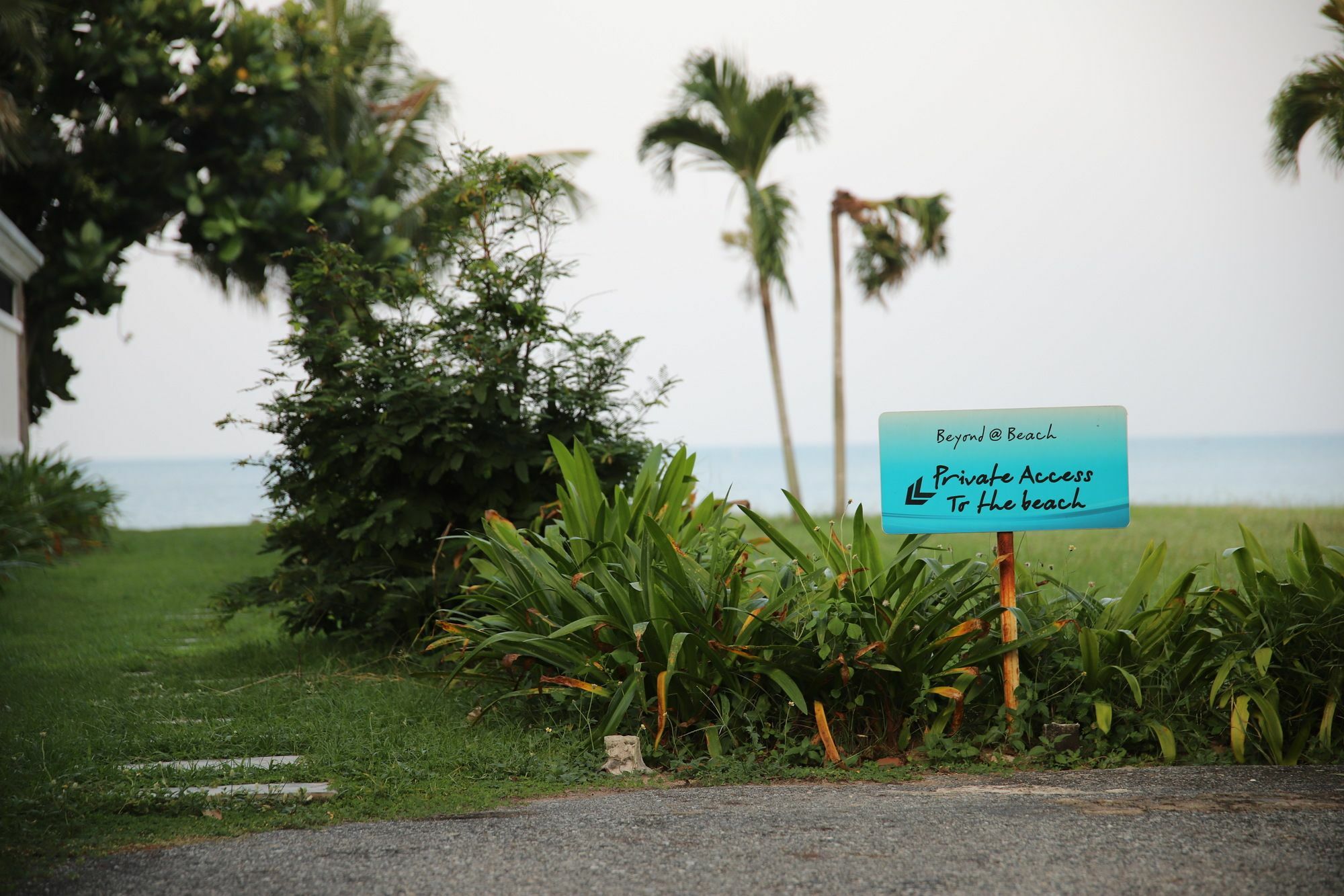 Baan Dhewaran Beachfront Villa На Джомтиен Екстериор снимка