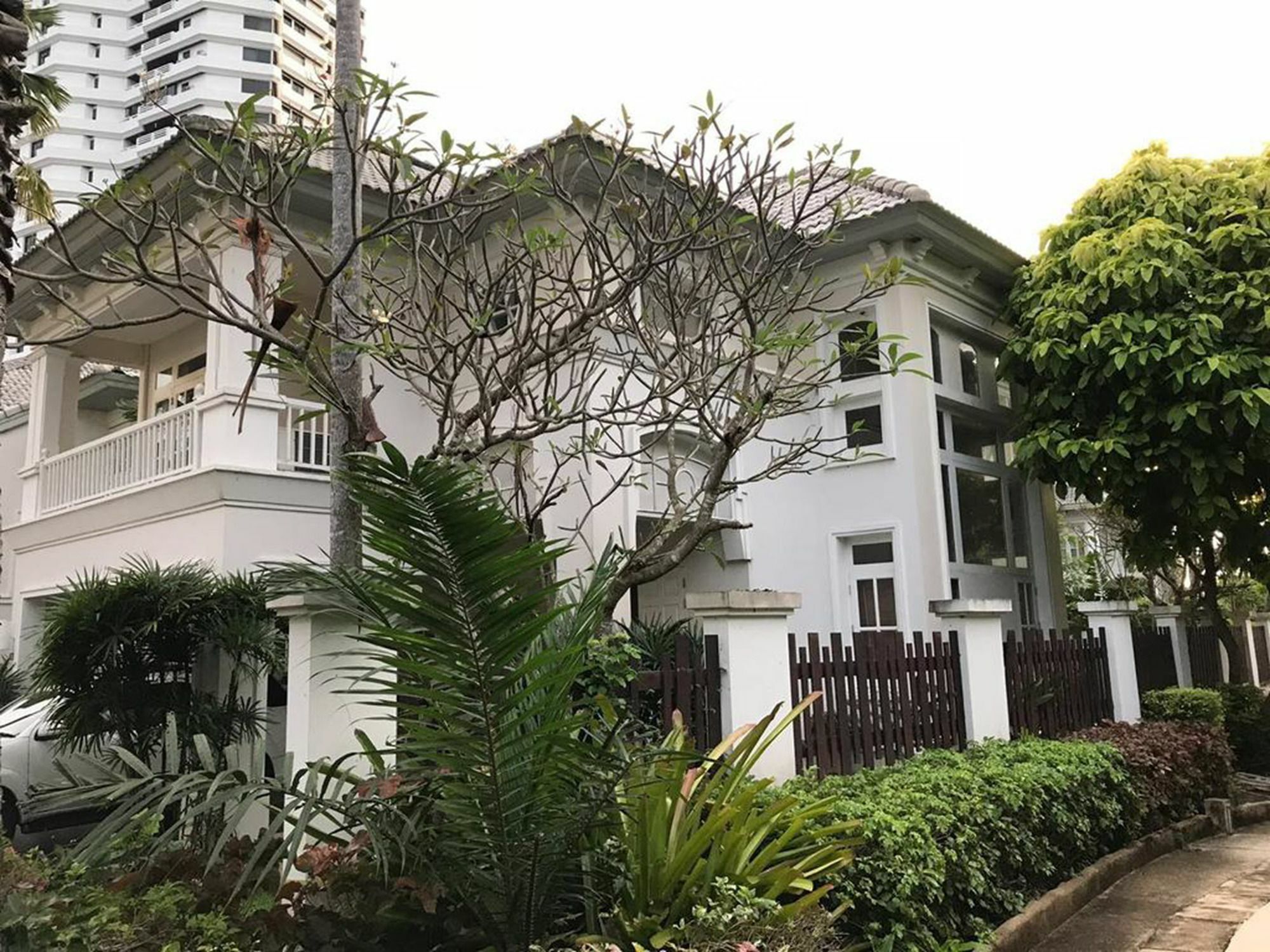 Baan Dhewaran Beachfront Villa На Джомтиен Екстериор снимка