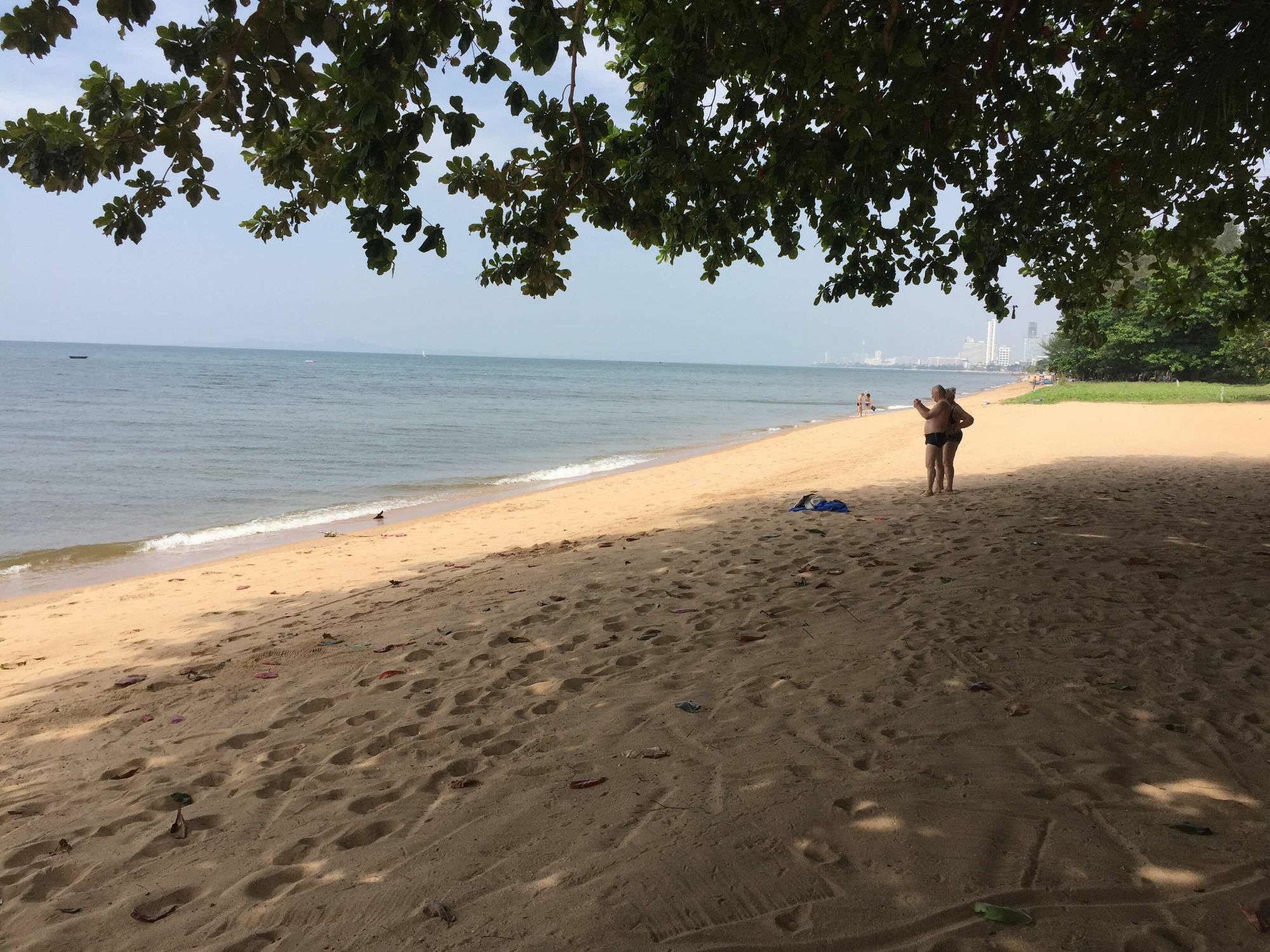 Baan Dhewaran Beachfront Villa На Джомтиен Екстериор снимка