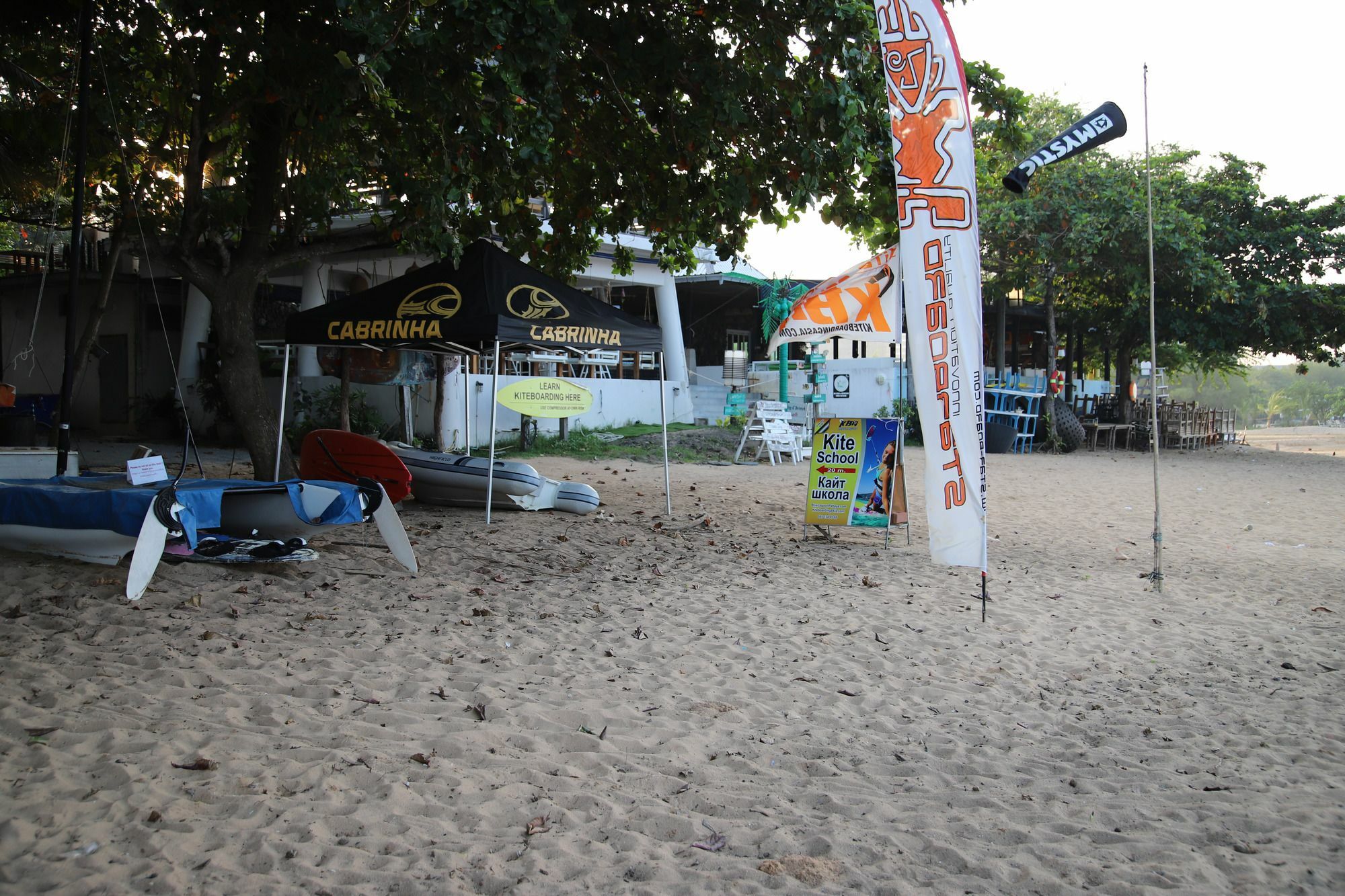 Baan Dhewaran Beachfront Villa На Джомтиен Екстериор снимка