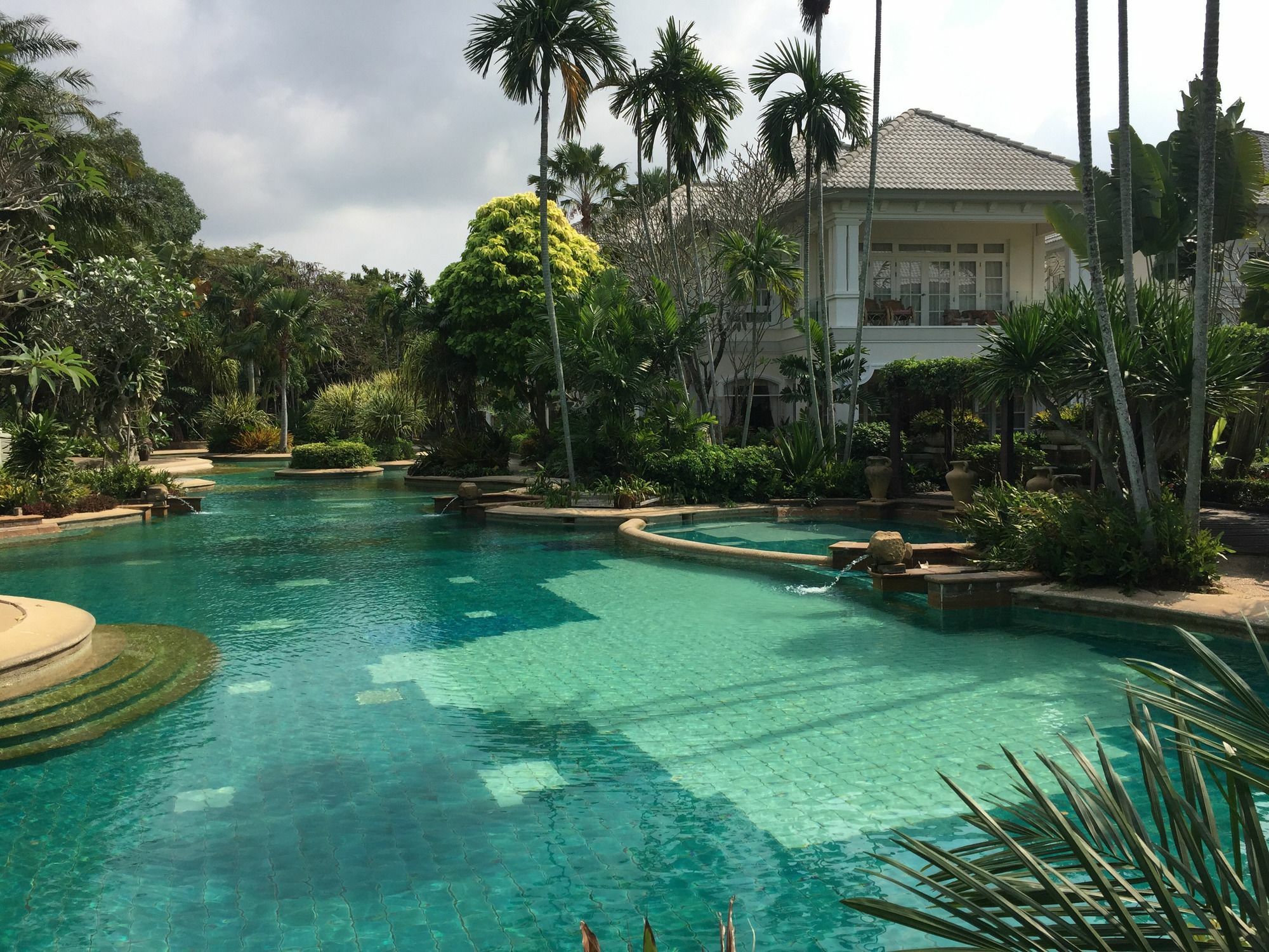 Baan Dhewaran Beachfront Villa На Джомтиен Екстериор снимка