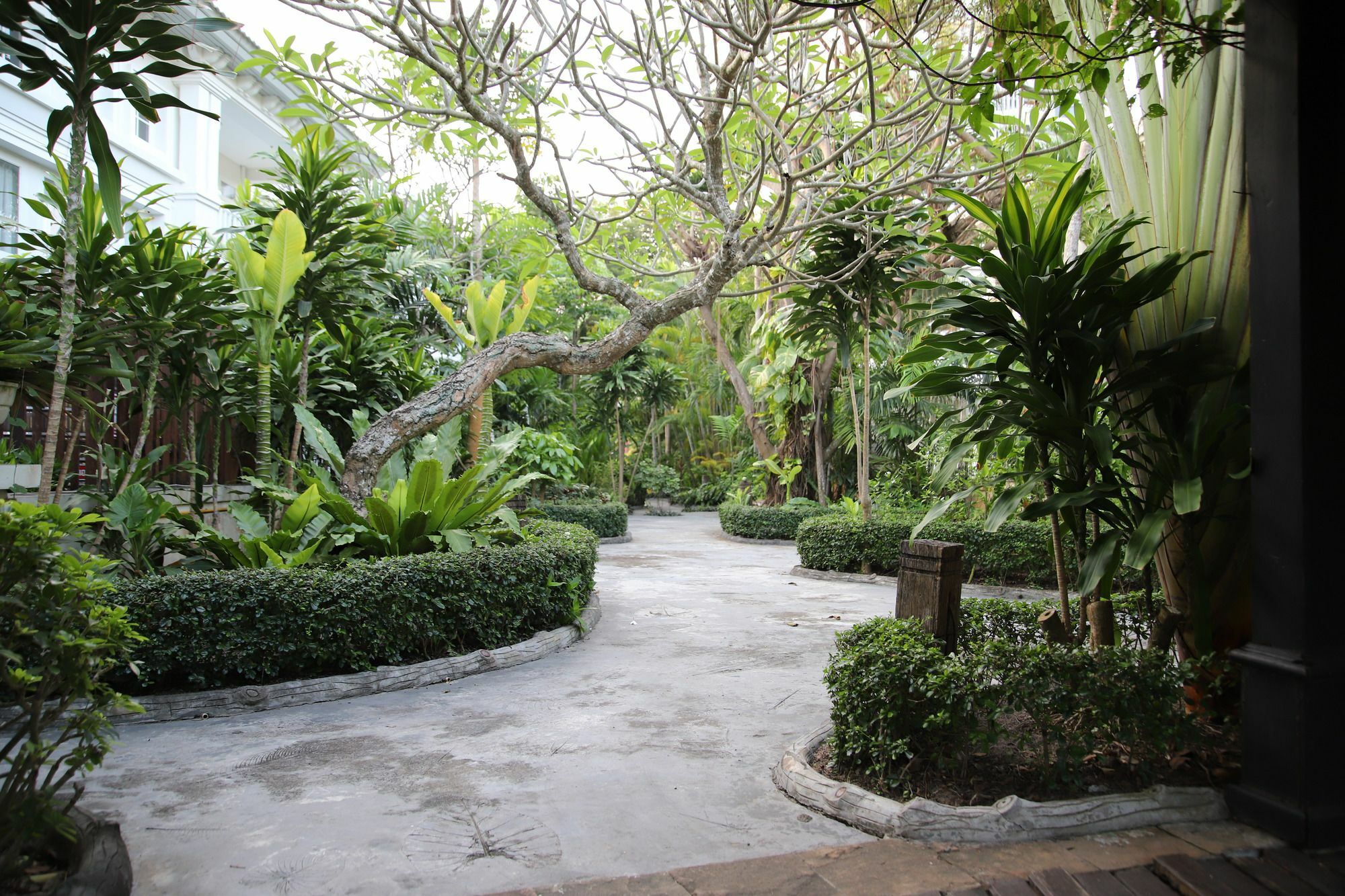 Baan Dhewaran Beachfront Villa На Джомтиен Екстериор снимка