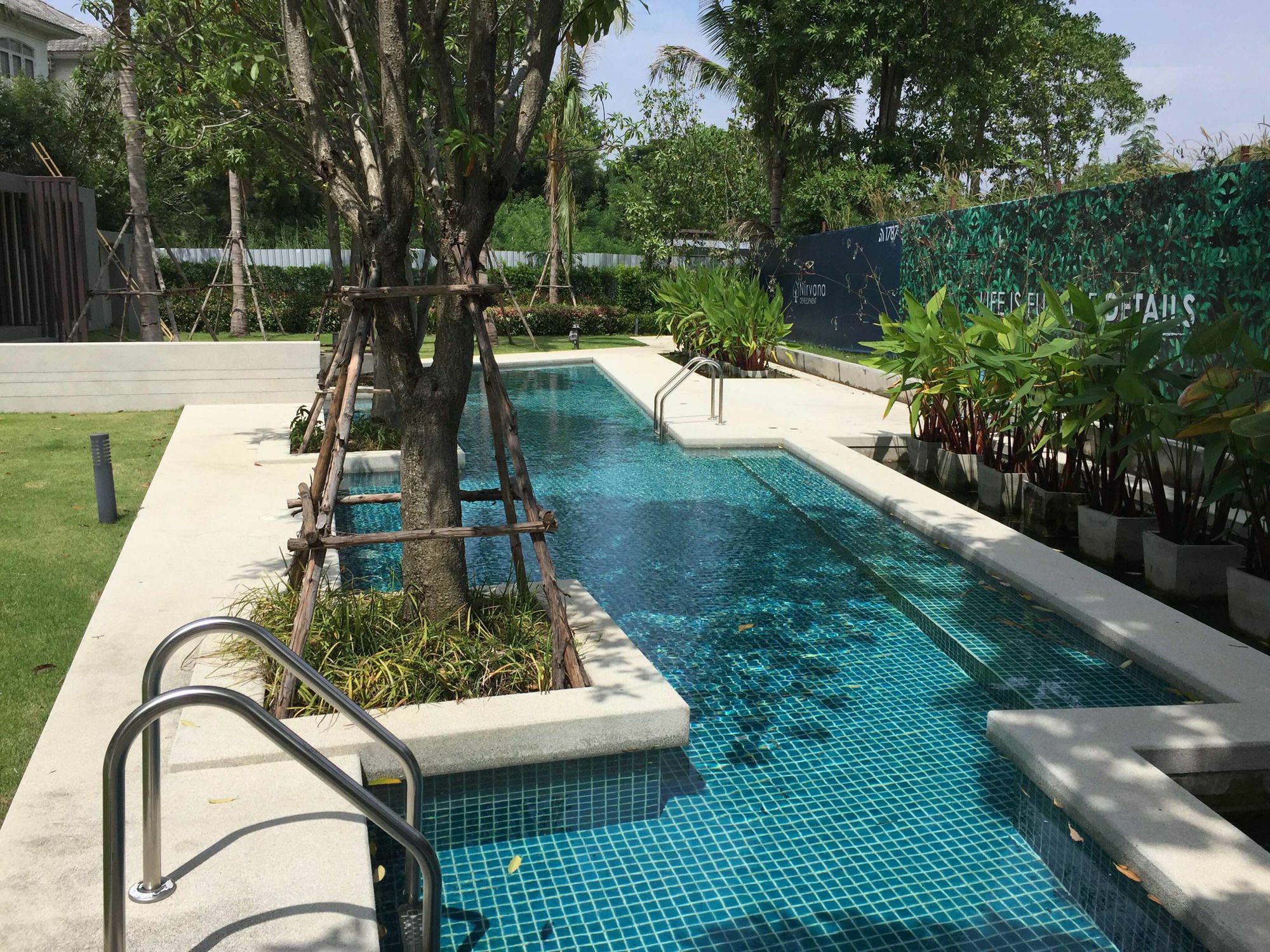 Baan Dhewaran Beachfront Villa На Джомтиен Екстериор снимка