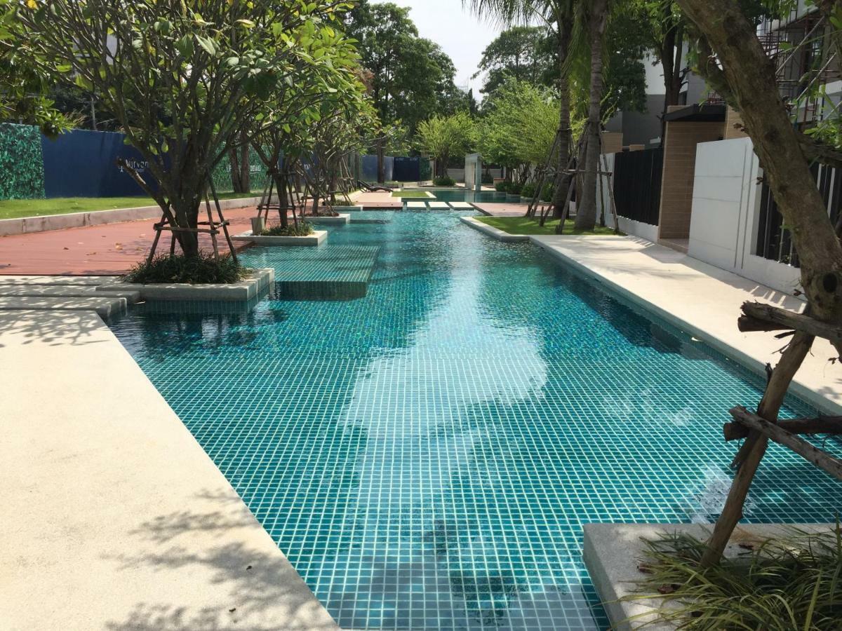 Baan Dhewaran Beachfront Villa На Джомтиен Екстериор снимка